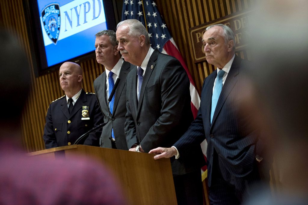Mayor Bill de Blasio, NYPD Commissioner William Bratton and Chief of Detectives Robert Boyce host a press conference (NYC Mayor's Press Office)